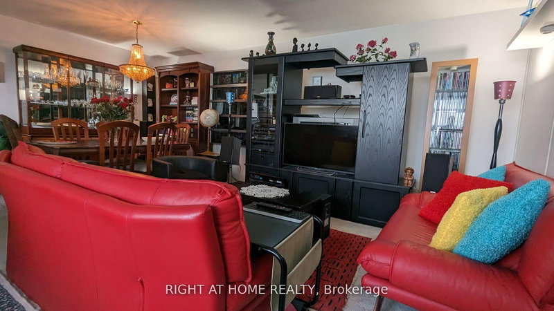 807 - 2323 Confederation Pkwy, Mississauga, L5B 1R6 | Image 2