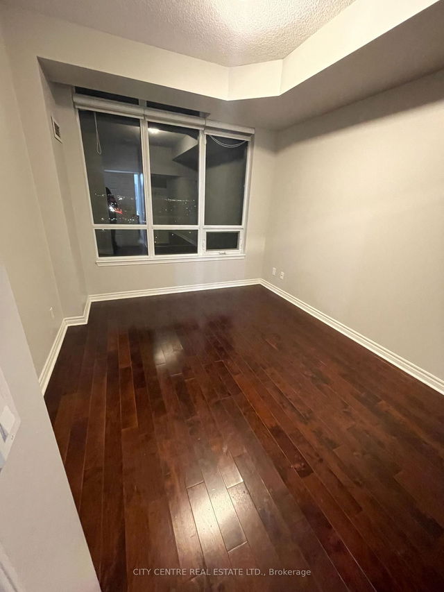 1703 - 388 Prince Of Wales Drive