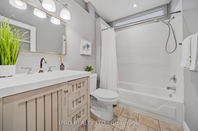 Unit 2 — 166 Broadway Ave, Orangeville - Orangeville image-0-4