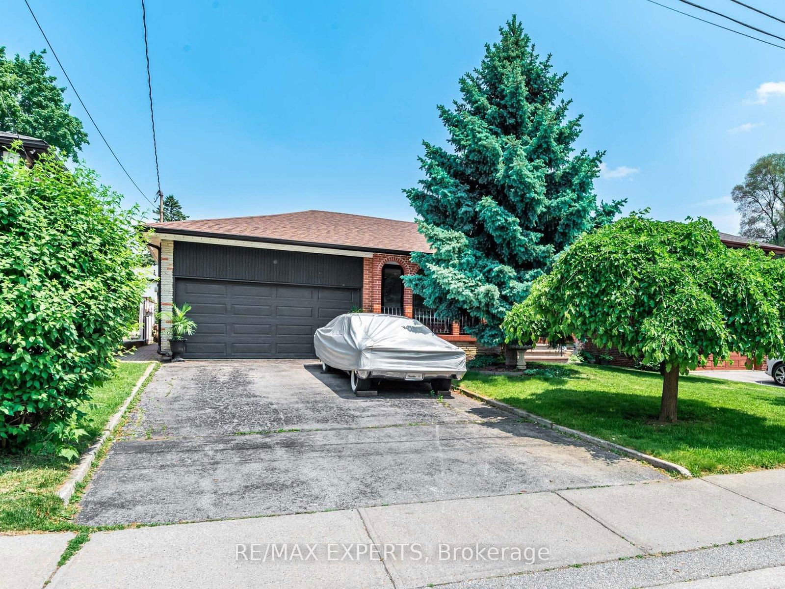 Detached House for sale at 7 Culford Road, Toronto, Brookhaven-Amesbury, M6M 4J5 - MLS: W12205358