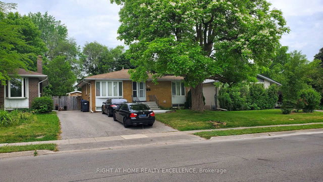24 Flowertown Avenue