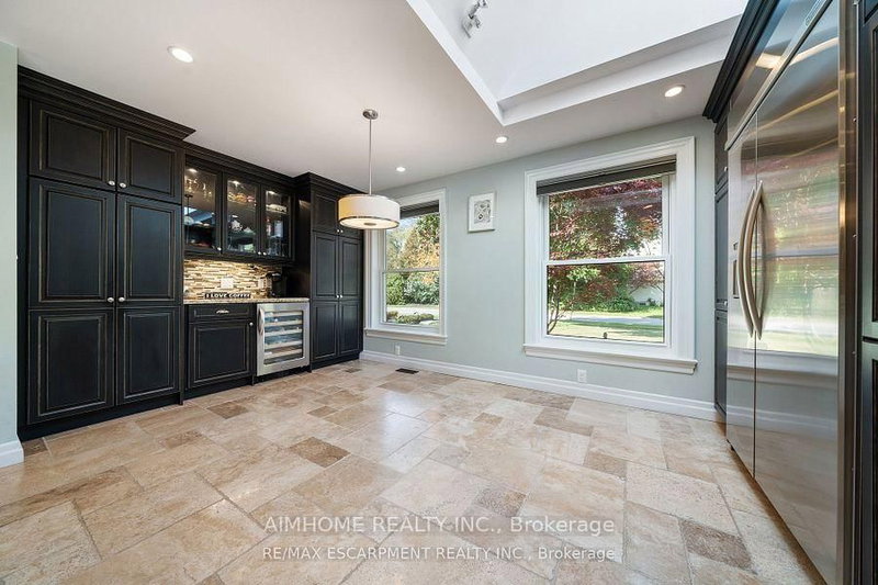 1300 braeside Dr, Oakville, L6J 2A4 | Image 2