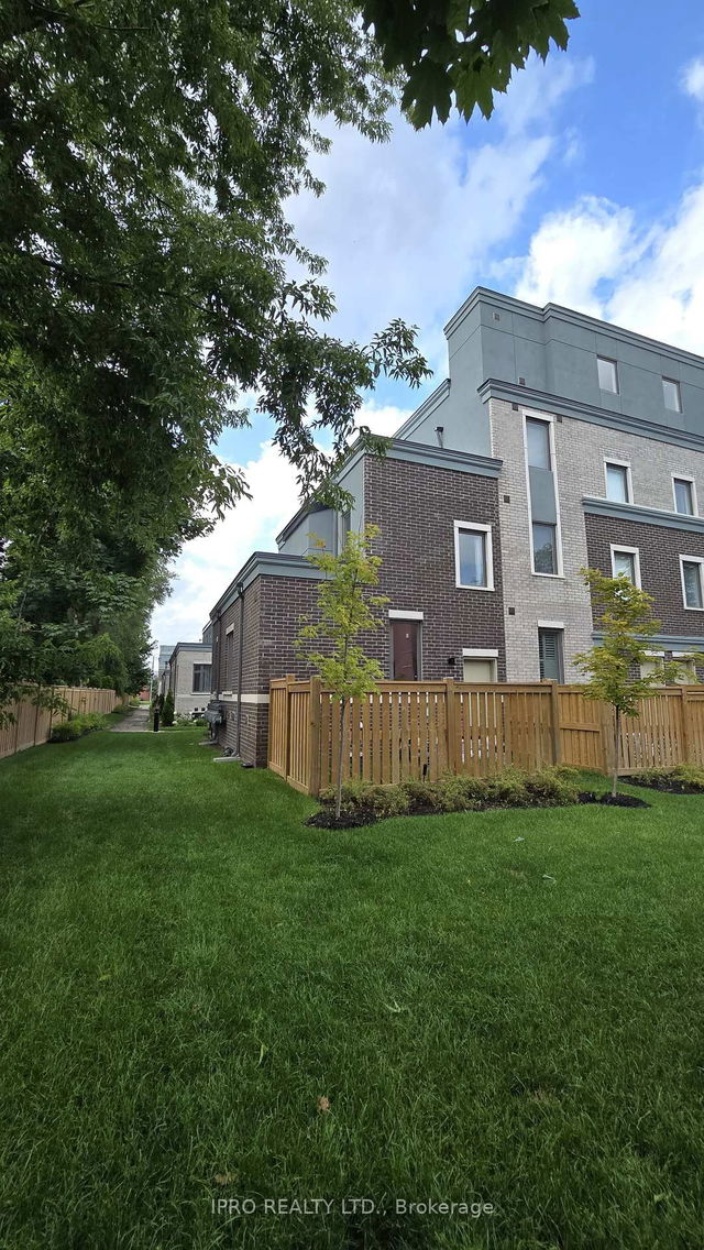 81 - 10 William Jackson Way