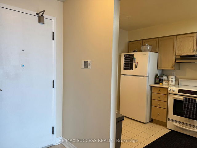 2006 - 350 Rathburn Road W