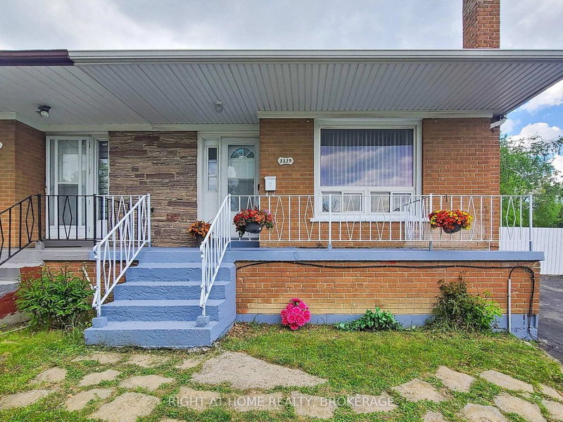 3339 Victory Cres, Mississauga, L4T 1M2 | Image 2