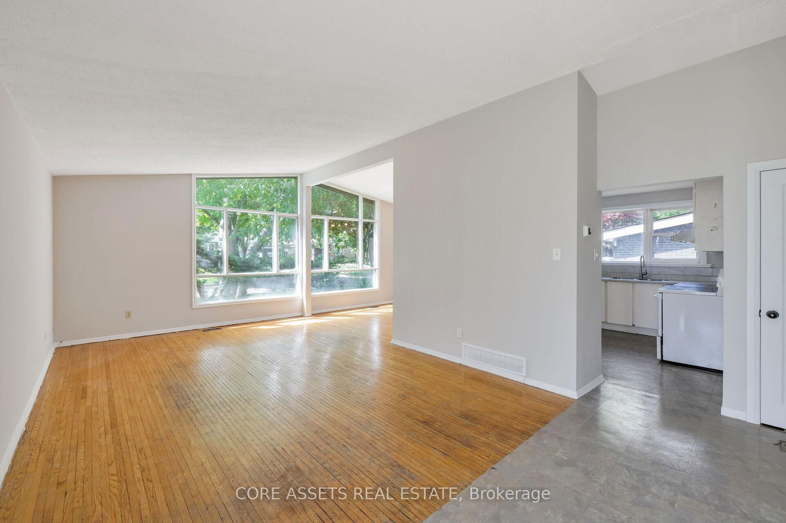 Detached House for sale at 23 Alhart Drive, Toronto, Thistletown-Beaumonde Heights, M9V 2M8 - MLS: W12205947