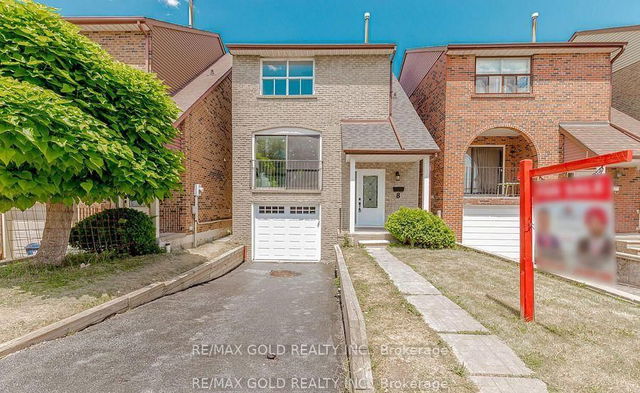 8 Norbrook Crescent