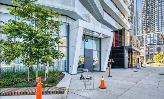 211 - 3900 Confederation Parkway