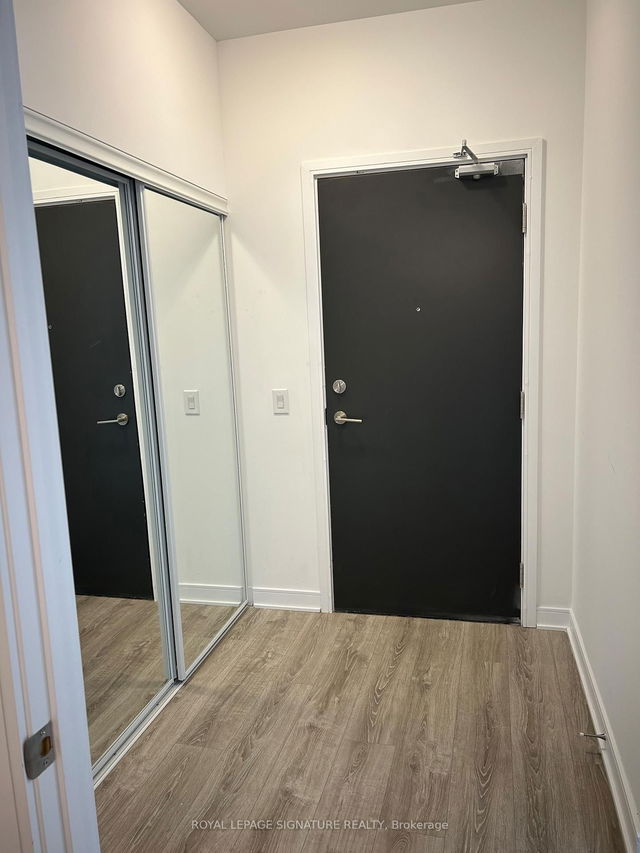 1012 - 25 Neighbourhood Lane
