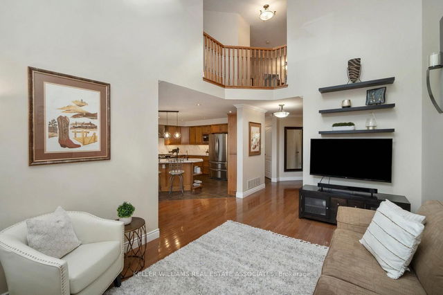10 Meadowglen Boulevard