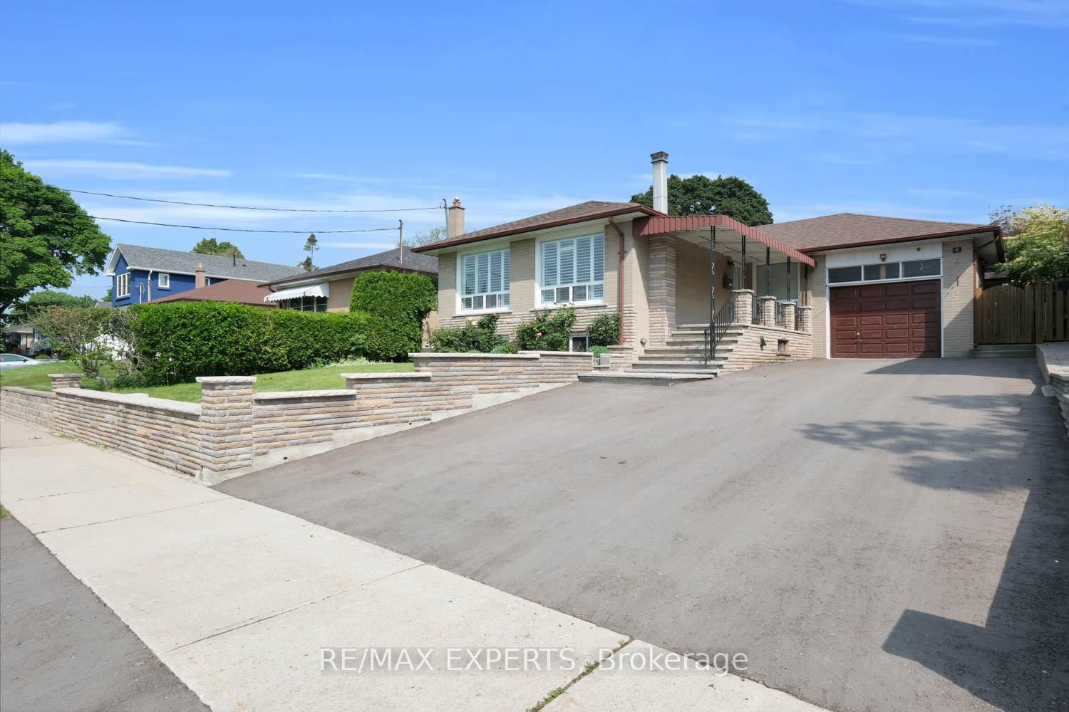 Detached House for sale at 4 Fletcher Place, Toronto, Kingsview Village-The Westway, M9R 1K6 - MLS: W12206689