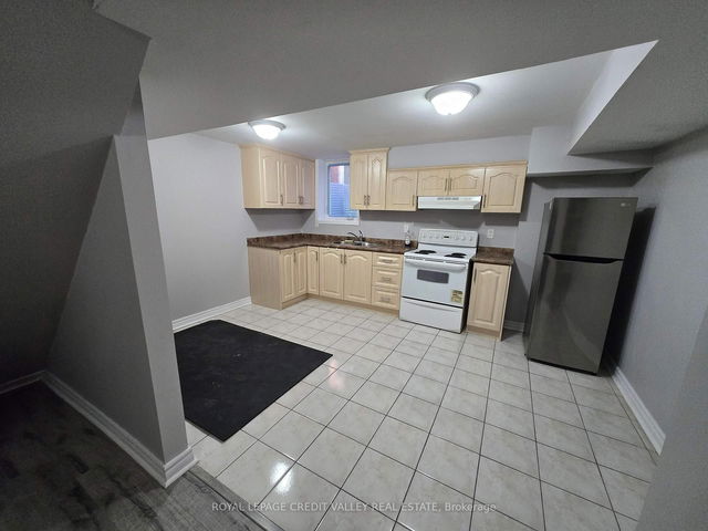 BSMT - 81 Pappain Crescent