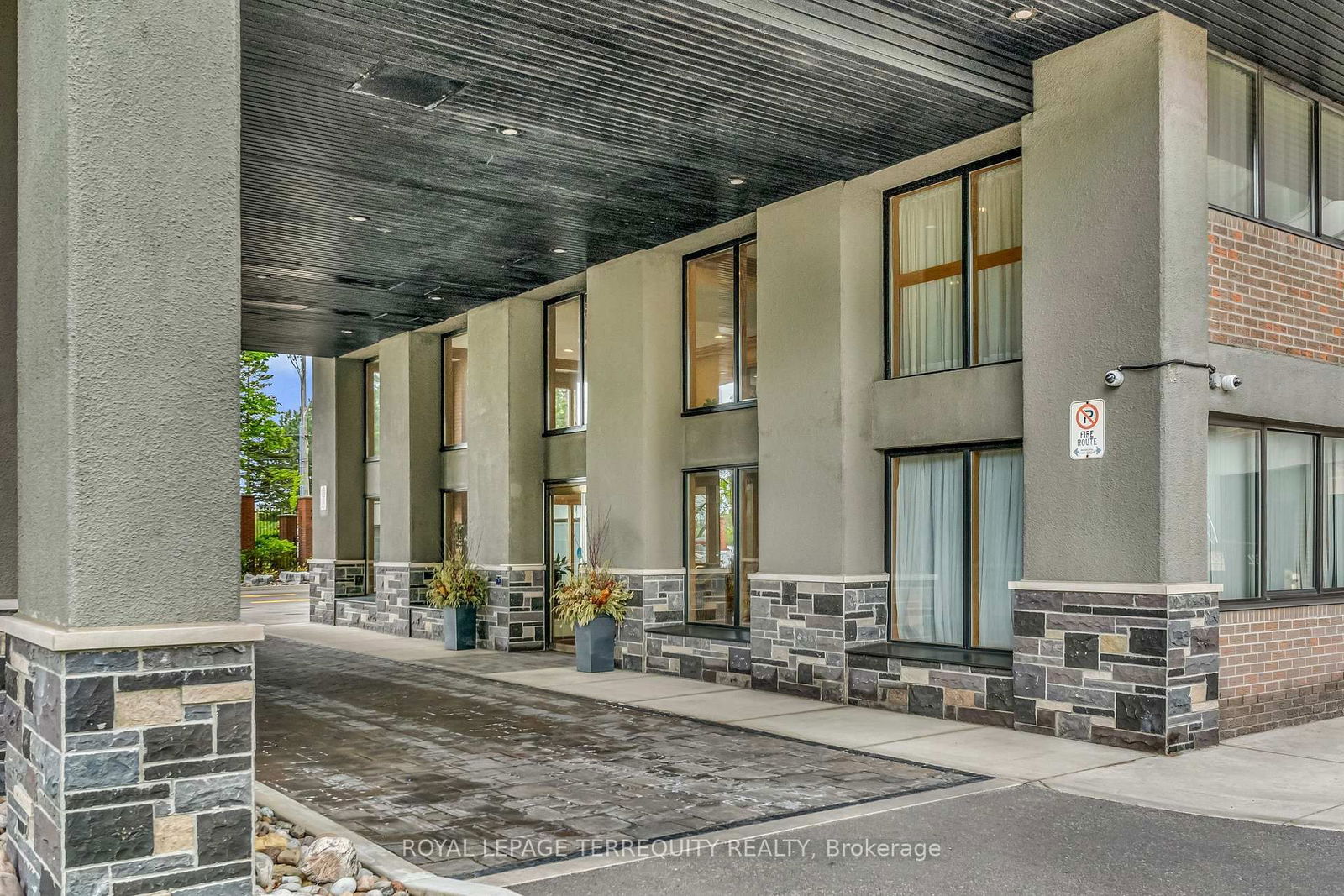Condo for sale at 1907-40 Richview Road, Toronto, Humber Heights, M9A 5C1 - MLS: W12207012