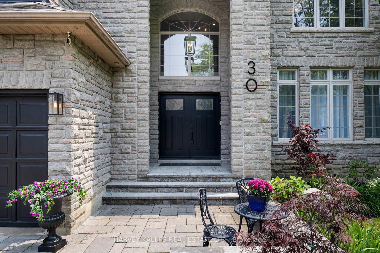 Detached House for sale at 30 Nottingham Drive, Toronto, Edenbridge-Humber Valley, M9A 2W5 - MLS: W12207097