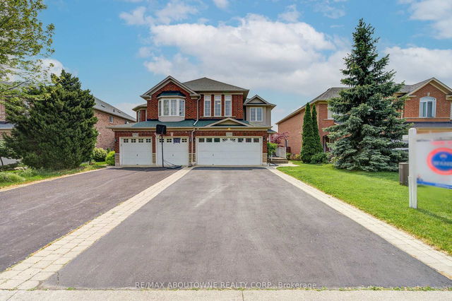 2094 Redstone Crescent