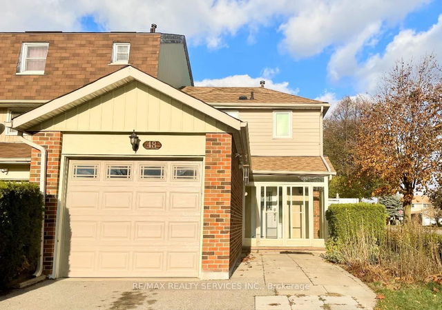 48 Chambers Court E