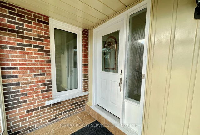 48 Chambers Court E