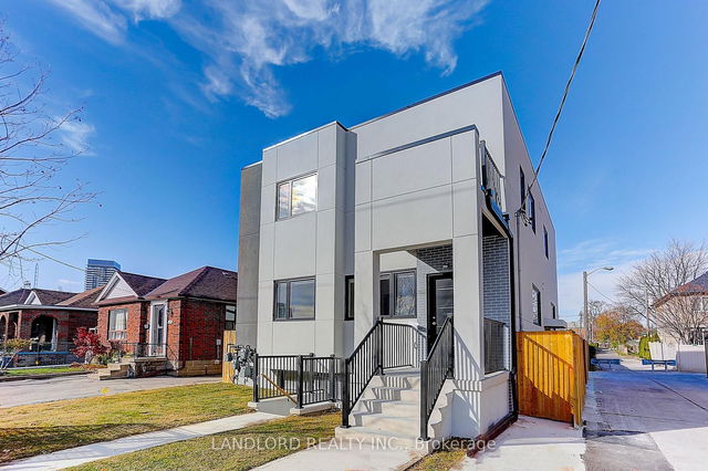 Lowr Rr - 2004 Lawrence Avenue W