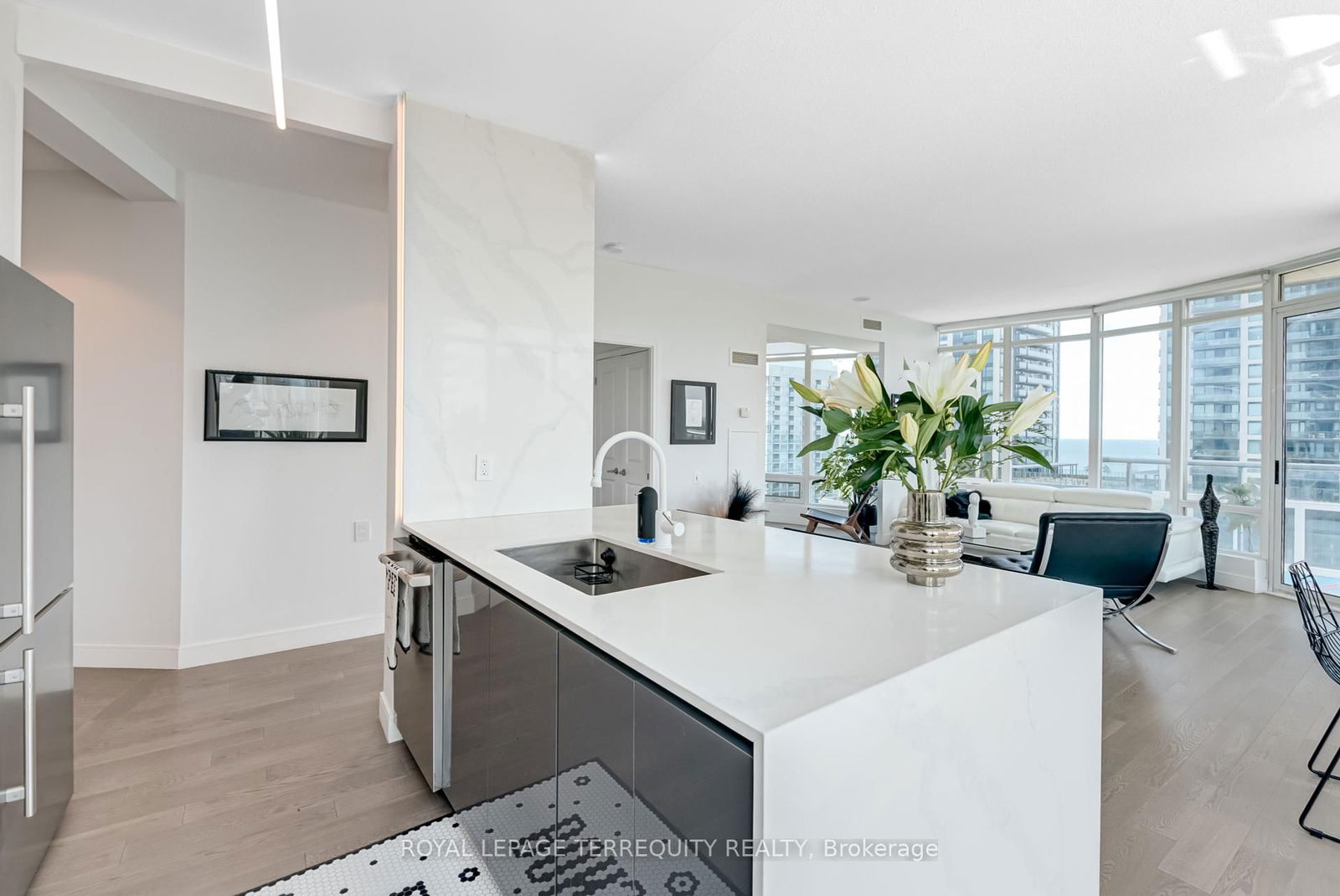 Condo for sale at 1210-15 Windermere Avenue, Toronto, High Park-Swansea, M6S 5A2 - MLS: W12207437