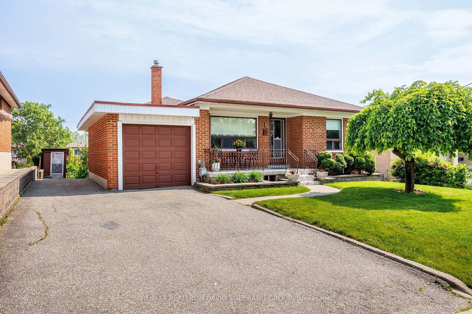 Detached House for sale at 53 Flamborough Drive, Toronto, Brookhaven-Amesbury, M6M 2R5 - MLS: W12207834