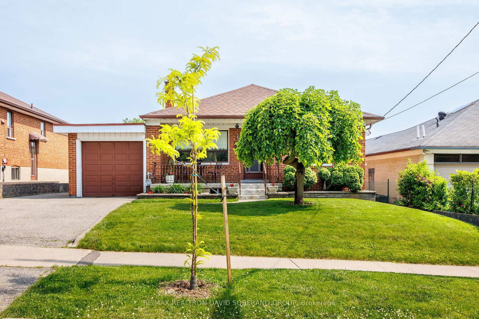 Detached House for sale at 53 Flamborough Drive, Toronto, Brookhaven-Amesbury, M6M 2R5 - MLS: W12207834