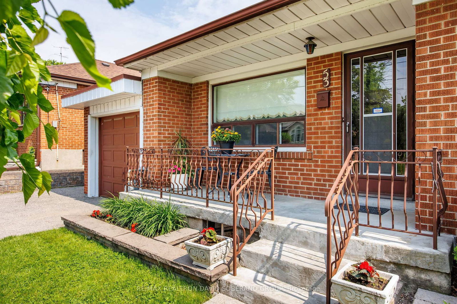 Detached House for sale at 53 Flamborough Drive, Toronto, Brookhaven-Amesbury, M6M 2R5 - MLS: W12207834