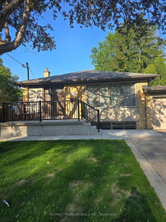 1272 Kipling Avenue