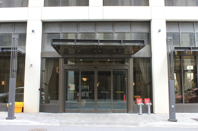 3008 - 30 Elm Drive