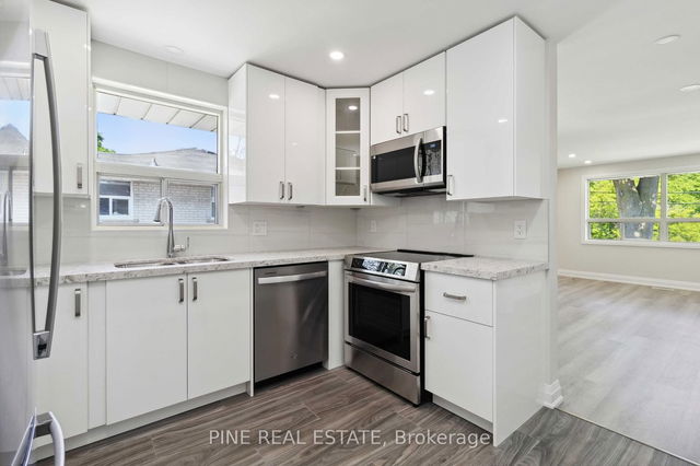 3 - 19 Queen Street W