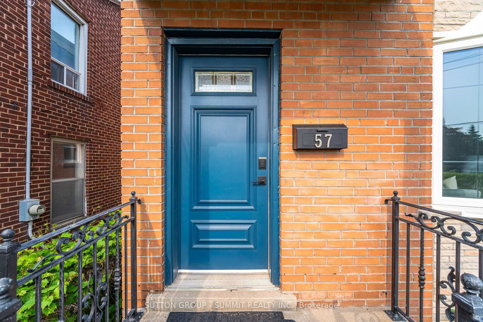 Detached House for sale at 57 Stephen Drive, Toronto, Stonegate-Queensway, M8Y 3M8 - MLS: W12208298