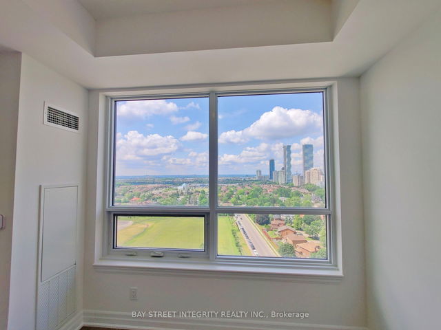 2008 - 36 ELM Drive W