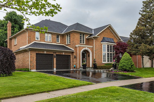 2010 Parklane Crescent