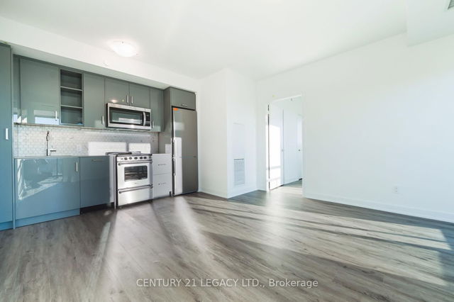 1808 - 251 Manitoba Street