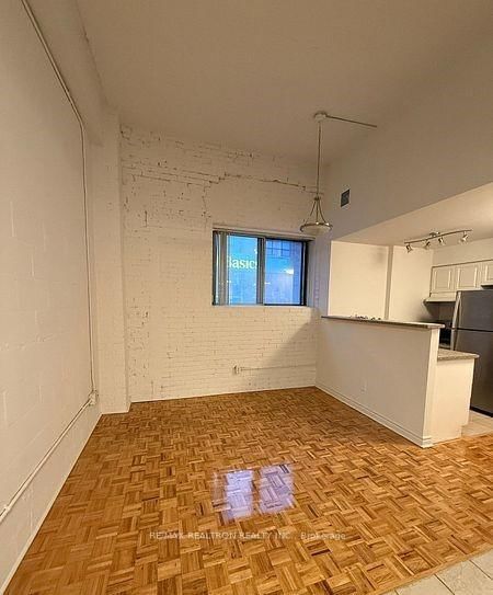 122 - 1401 Dupont Street