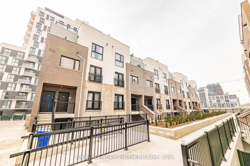 324 - 349 Wheat Boom Dr, Oakville, L6H 7X5 | Image 2