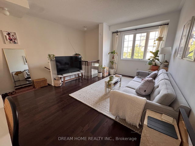 1408 Granrock Crescent