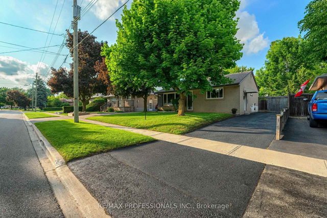 18 Weber Drive