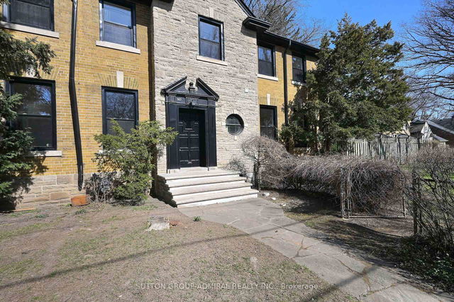 987 Royal york Road