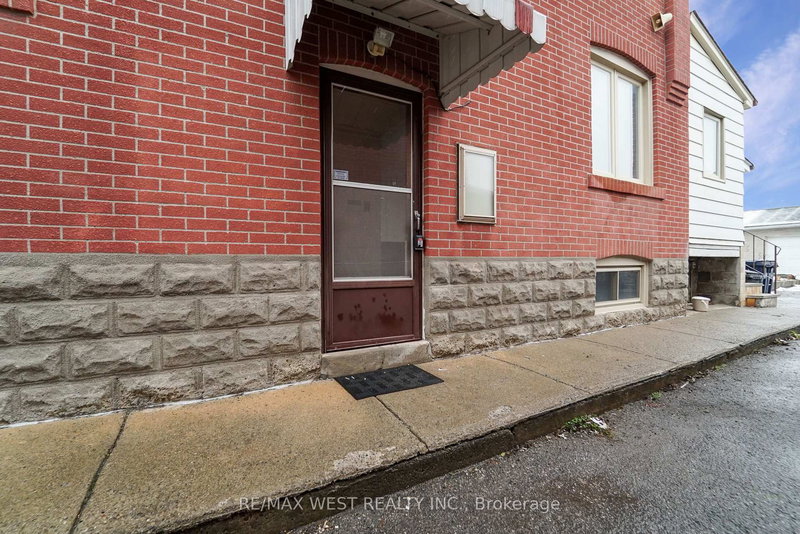 Main - 151 Ascot Ave, Toronto, M6E 1G5 | Image 2