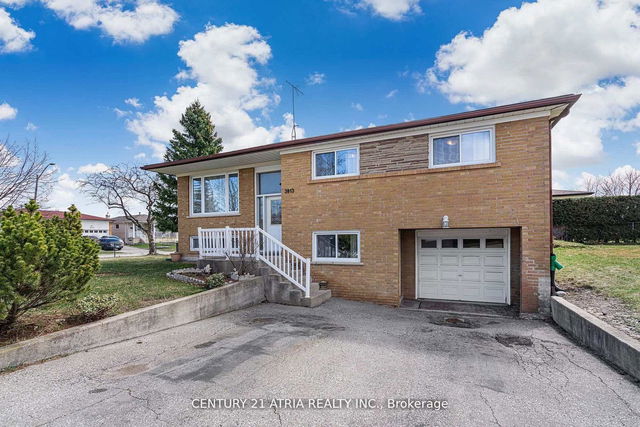 3813 Bayswater Crescent