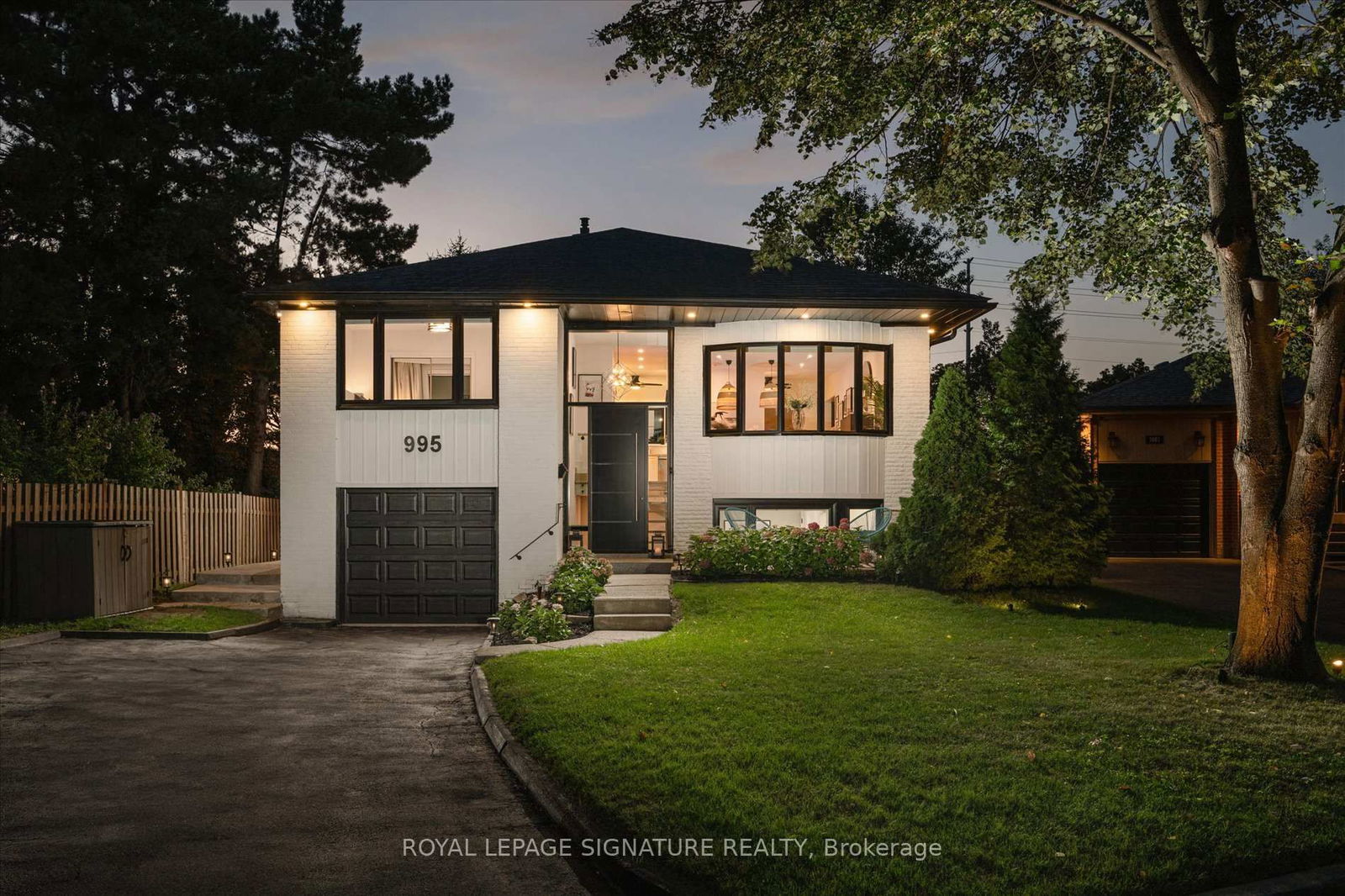 Detached House for sale at 995 Dormer Street, Mississauga, Ontario, L5E 1T7 - Lakeview - MLS: W12209353