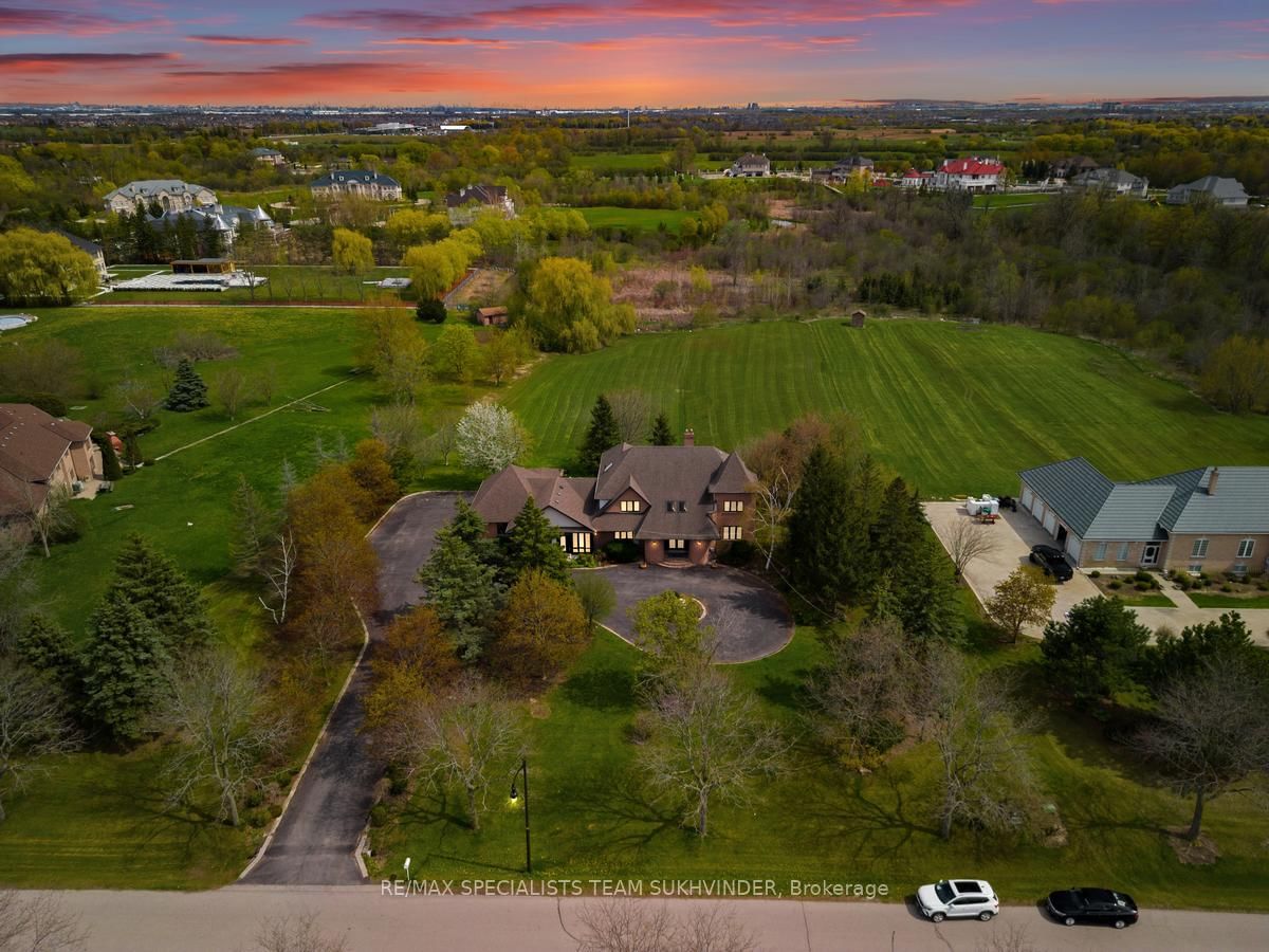 Detached House for sale at 22 Bowman Avenue, Brampton, Ontario, L6P 0X5 - Toronto Gore Rural Estate - MLS: W12209632