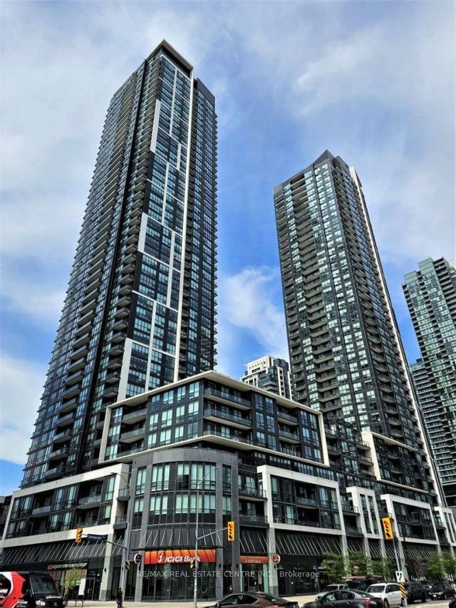 3504 - 510 Curran Place
