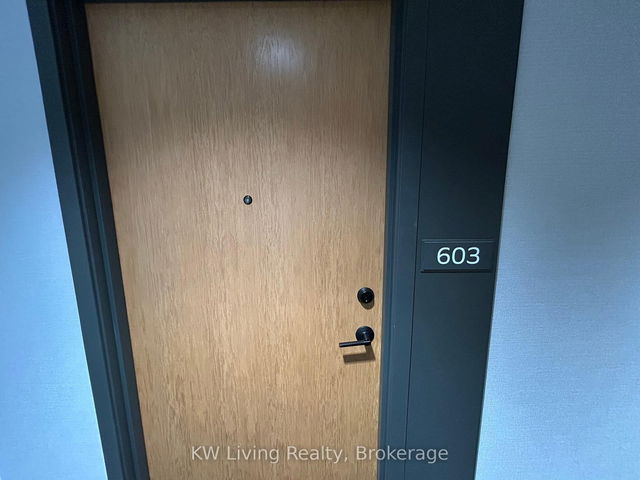 603 - 2495 Eglinton Avenue W