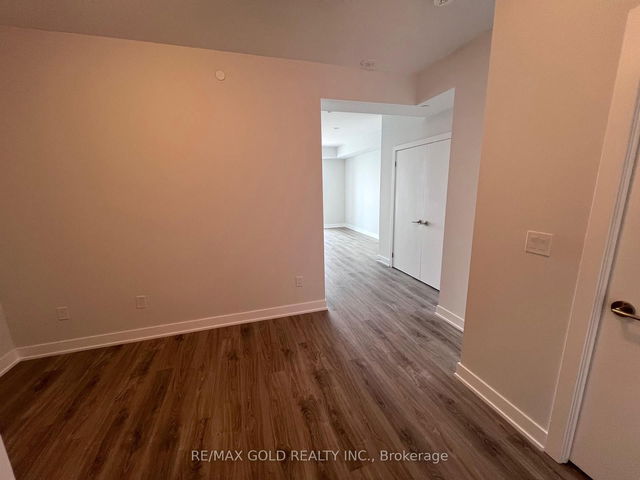4505 - 430 Square one Drive