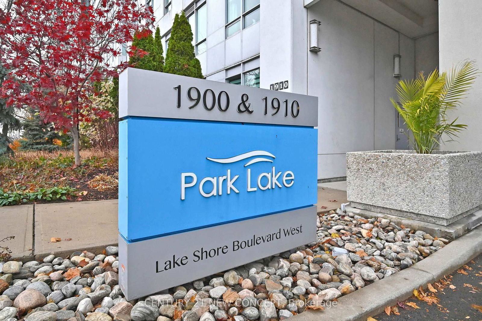 Condo for sale at 704-1900 Lake Shore Boulevard, Toronto, High Park-Swansea, M6S 1A4 - MLS: W12210325