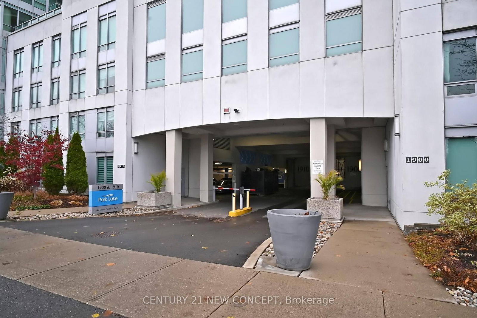 Condo for sale at 704-1900 Lake Shore Boulevard, Toronto, High Park-Swansea, M6S 1A4 - MLS: W12210325