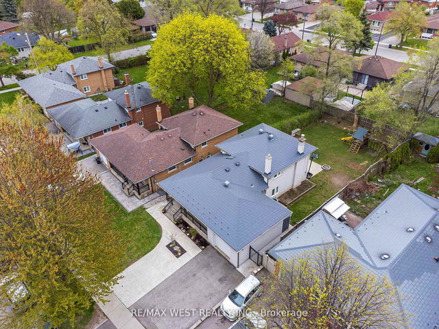 17 Forest Path Court