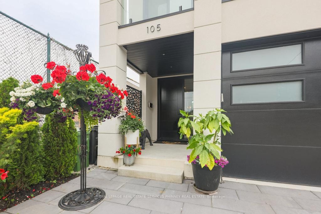 Detached House for sale at 105 Tenth Street, Toronto, Ontario, M8V 3E9 - New Toronto - MLS: W12210483