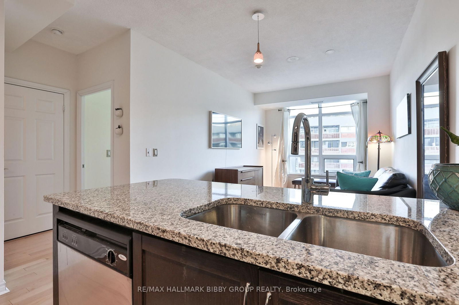 Condo for sale at 814-1135 Royal York Road, Toronto, Edenbridge-Humber Valley, M9A 0C3 - MLS: W12210593